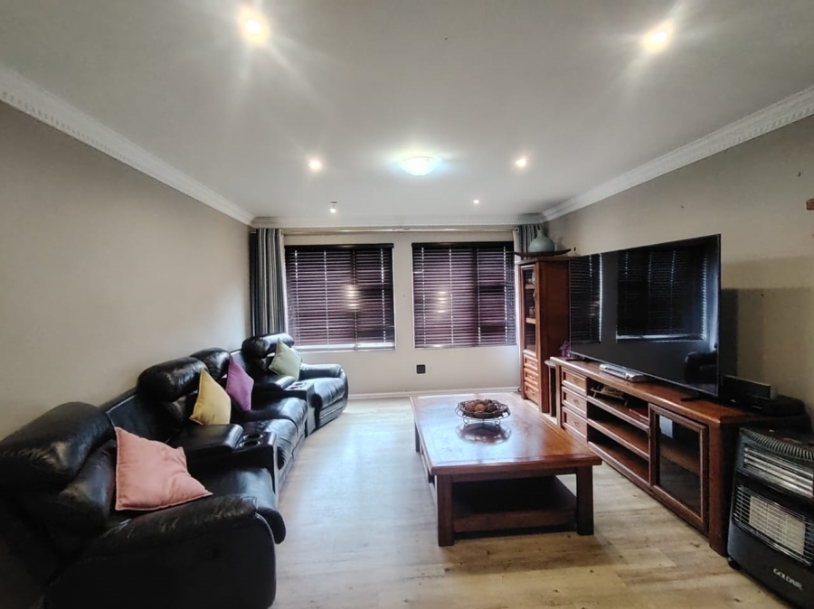 4 Bedroom Property for Sale in Nahoon Valley Park Eastern Cape